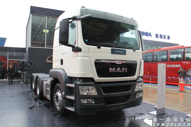 TGS 28.440 6×2-2 BLS-WW牵引车