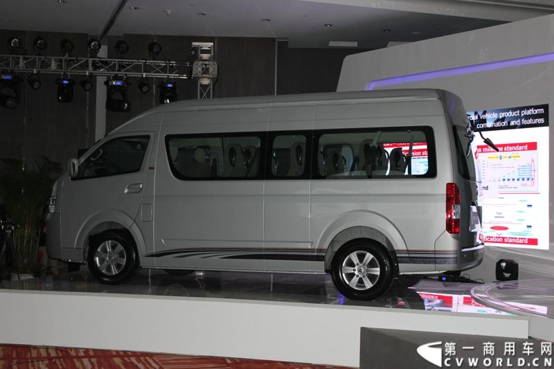 4月19日，福田汽车2013海外市场商务年会在上海召开。在商务年会现场，福田汽车正式发布全新商务汽车品牌（Foton Vans），并同期发布了全新商务车蒙派克S车型和E级车型升级产品。图为福田蒙派克S级新品。