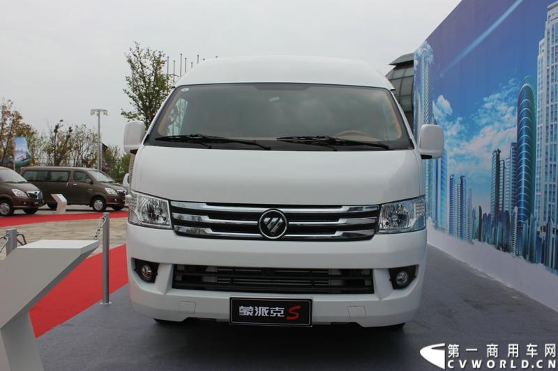 4月19日，福田汽车2013海外市场商务年会在上海召开。在商务年会现场，福田汽车正式发布全新商务汽车品牌（Foton Vans），并同期发布了全新商务车蒙派克S车型和E级车型升级产品。图为福田蒙派克S级新品。