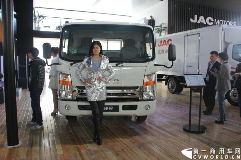 江淮新帅铃宽体车