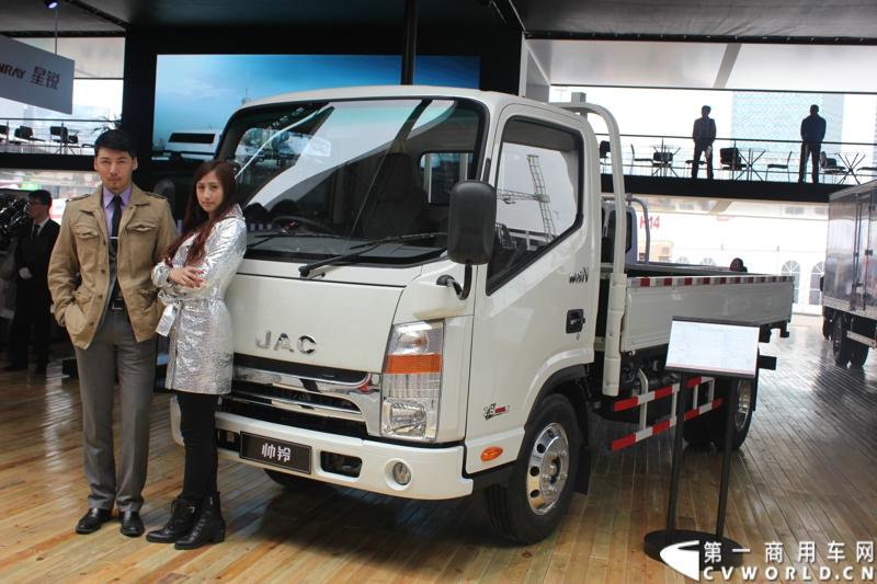 江淮新帅铃窄体车