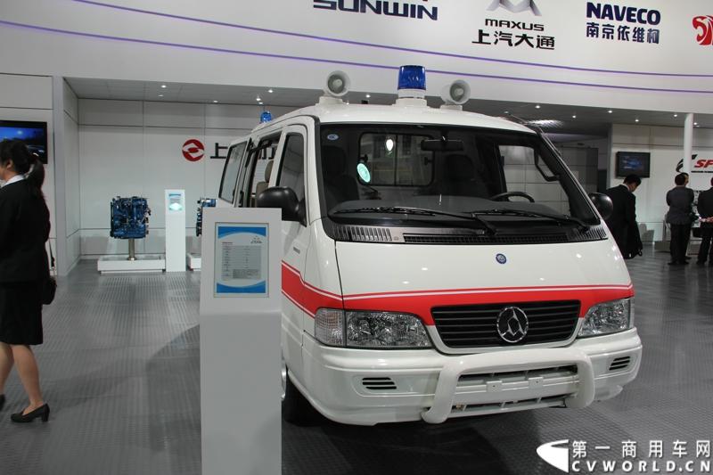 作为首家推出概念车的商用车企业，上汽商用车此次以破局者的形象出现，图为上汽伊斯坦纳S100轻型救护车。