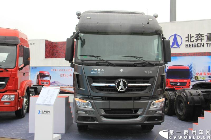 北奔ND42500B33J7 V3HT 6X4牵引车 