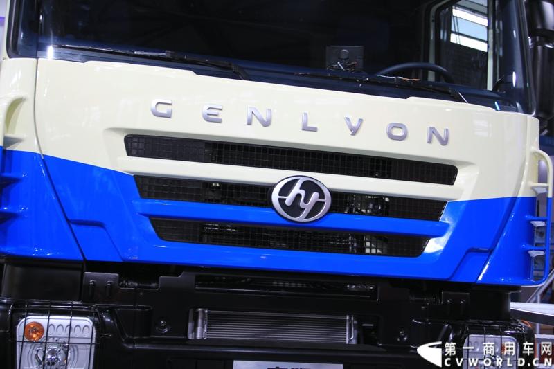 红岩杰狮C100 8X4 国Ⅳ车厢可卸式环卫车