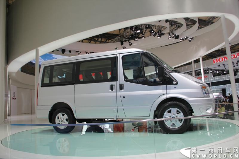 江铃福特新世代全顺改款车型。