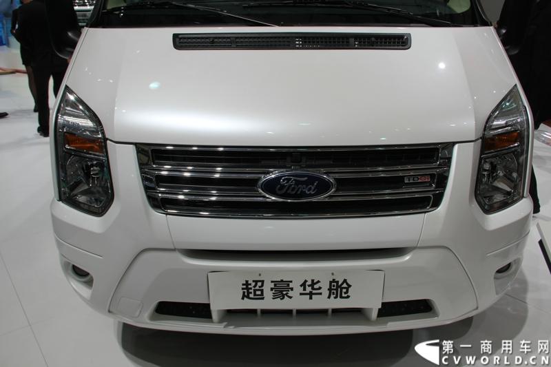 江铃福特新世代全顺改款车型。