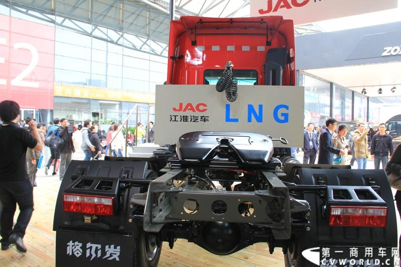 江淮HFC4181P1N4A38F型重型牵引车