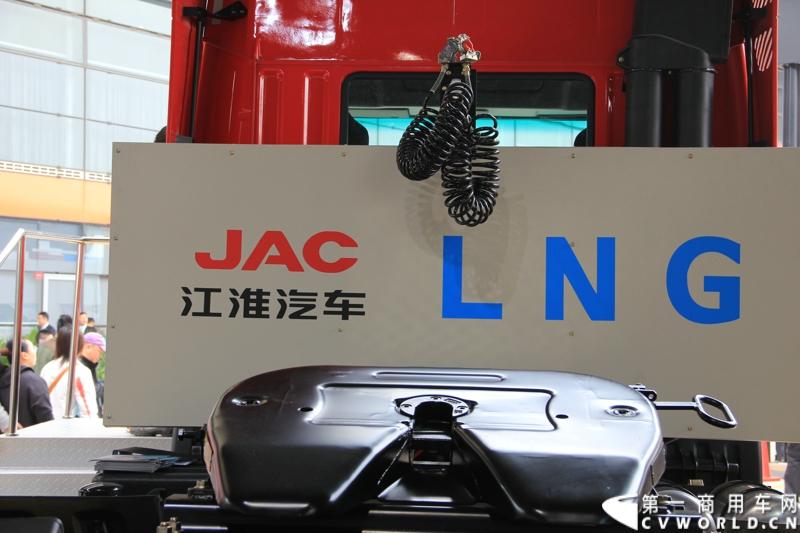 江淮HFC4181P1N4A38F型重型牵引车