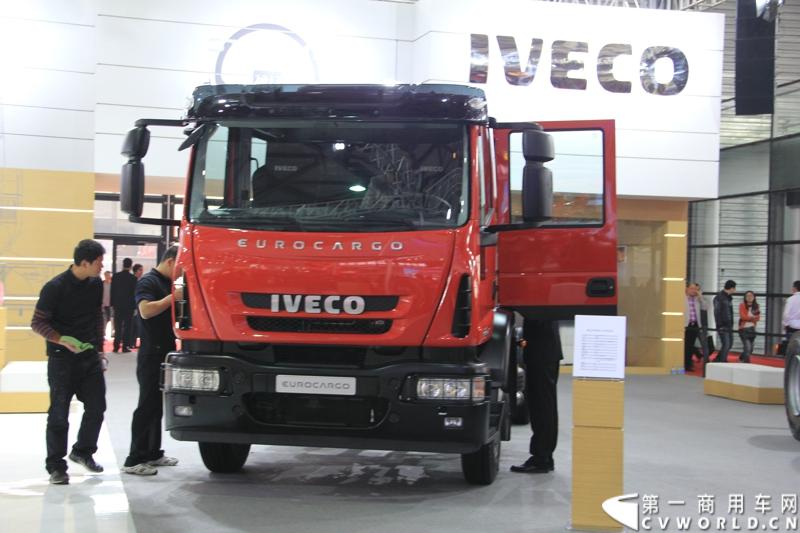 依维柯四门双排Eurocargo底盘