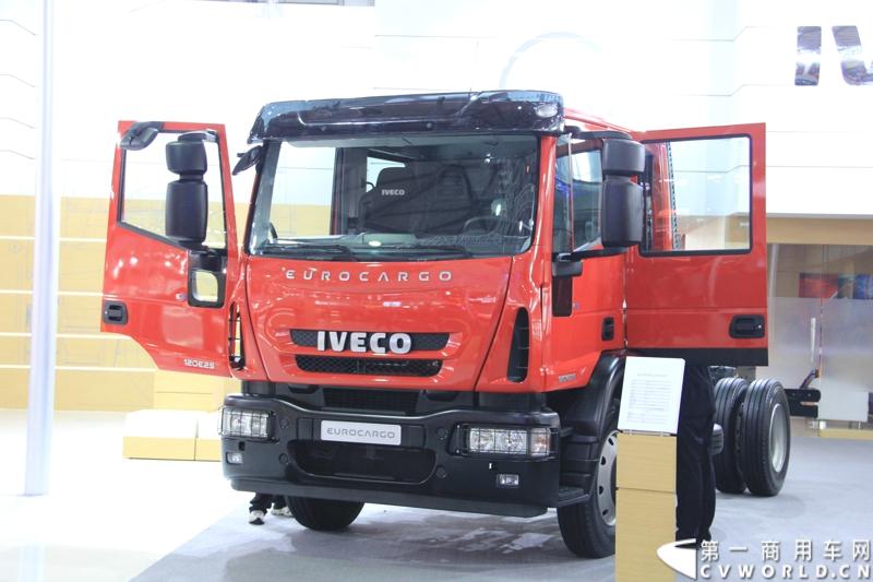 依维柯四门双排Eurocargo底盘