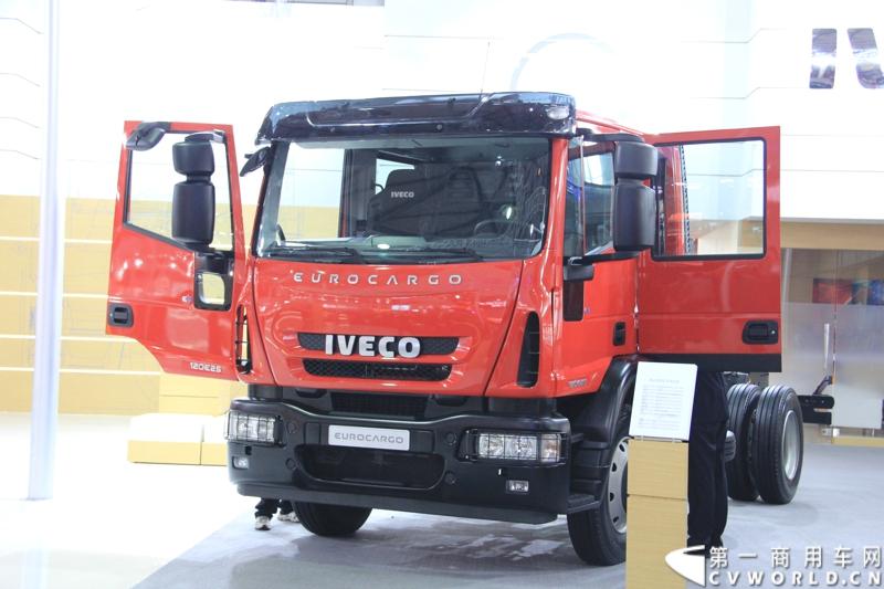 依维柯四门双排Eurocargo底盘