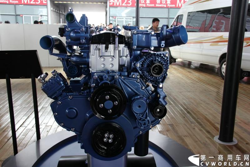 2013年上海车展展出的江淮纳威司达JAC-NAVISTAR4.8L