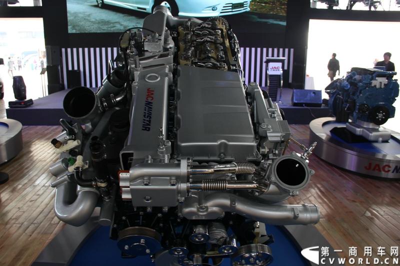 2013年上海车展展出的江淮纳威司达JAC-NAVISTAR213L