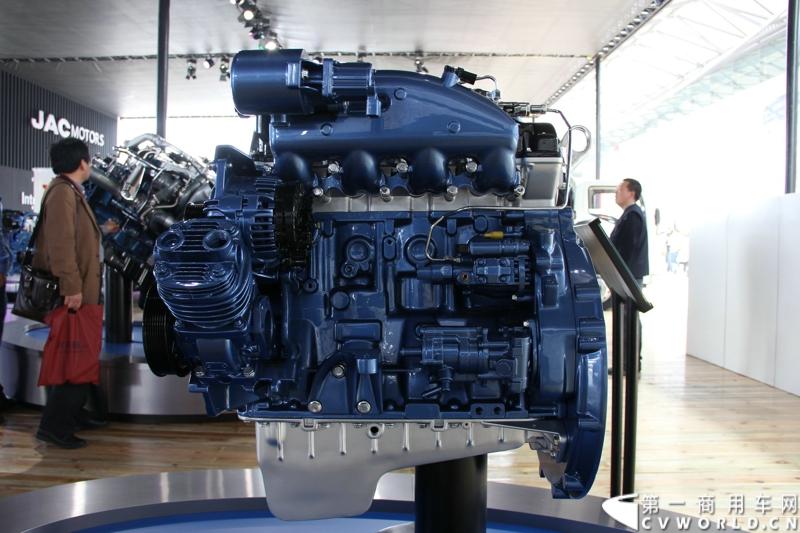 2013年上海车展展出的江淮纳威司达JAC-NAVISTAR3.2L