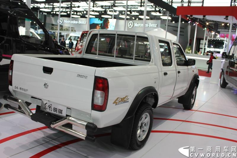 东东风锐骐皮卡 