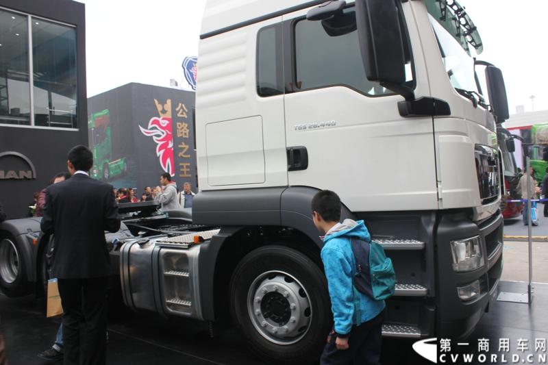 德国曼（MAN）携三款产品亮相了本届上海车展，图为MAN  TGS 40.540 6×6 BBS-WW