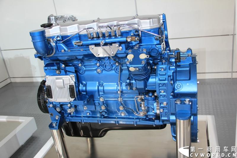 上柴动力在2013年上海车展随上汽集团参展，共带来三款产品。图为上柴动力SC7H系列发动机。