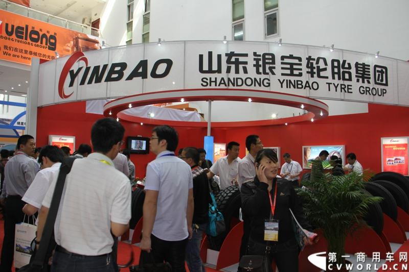 5月15-17日，第四届中国（广饶）国际橡胶轮胎暨汽车配件展览会在广饶国际会展中心成功举办。展览会立足“国内一流、世界知名”的办展目标，精心组织各种轮胎及生产原辅材料、机械设备、轮胎制造技术、车轮制品、轮胎翻新设备及原料、汽车配件等展示交流活动，图为山东银宝轮胎展台。