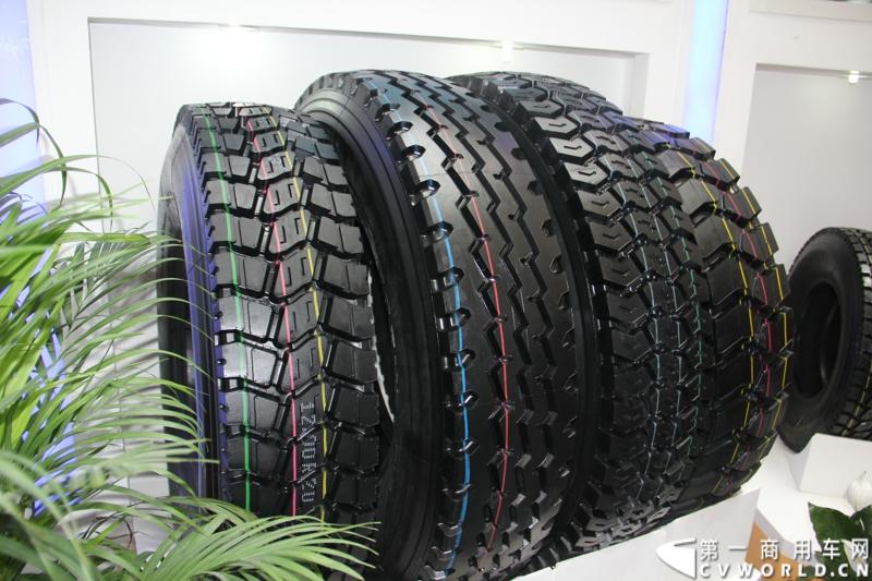 5月15-17日，第四届中国（广饶）国际橡胶轮胎暨汽车配件展览会在广饶国际会展中心成功举办。展览会立足“国内一流、世界知名”的办展目标，精心组织各种轮胎及生产原辅材料、机械设备、轮胎制造技术、车轮制品、轮胎翻新设备及原料、汽车配件等展示交流活动，图为永盛大车轮胎。