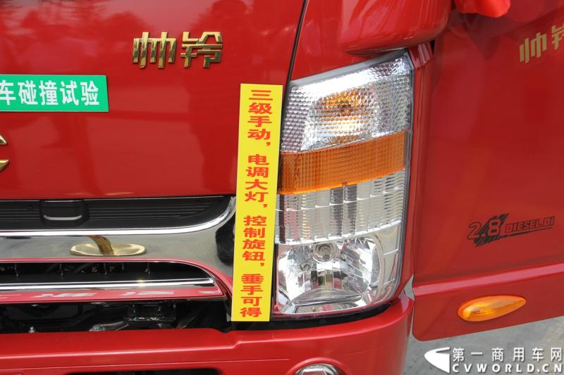 7月6日，以“江淮帅铃 超越巅峰”为主题的江淮帅铃新品系成都发布会，在蓉城成都隆重举行，此举也揭开了江淮新帅铃在西南上市的序幕。图为江淮新一代帅铃在西南上市发布会现场。