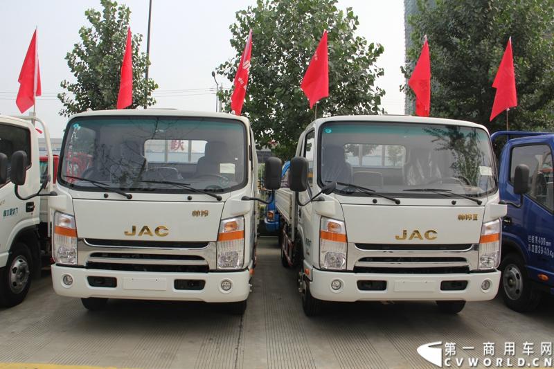 7月6日，以“江淮帅铃 超越巅峰”为主题的江淮帅铃新品系成都发布会，在蓉城成都隆重举行，此举也揭开了江淮新帅铃在西南上市的序幕。图为江淮新一代帅铃在西南上市发布会现场。