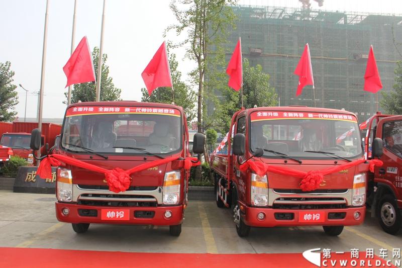 7月6日，以“江淮帅铃 超越巅峰”为主题的江淮帅铃新品系成都发布会，在蓉城成都隆重举行，此举也揭开了江淮新帅铃在西南上市的序幕。图为江淮新一代帅铃在西南上市发布会现场。