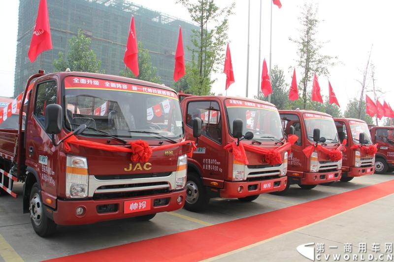 7月6日，以“江淮帅铃 超越巅峰”为主题的江淮帅铃新品系成都发布会，在蓉城成都隆重举行，此举也揭开了江淮新帅铃在西南上市的序幕。图为江淮新一代帅铃在西南上市发布会现场。