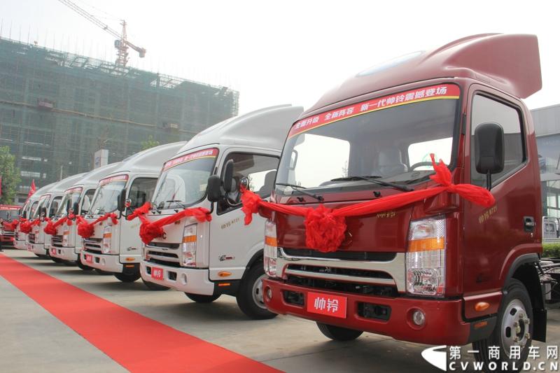 7月6日，以“江淮帅铃 超越巅峰”为主题的江淮帅铃新品系成都发布会，在蓉城成都隆重举行，此举也揭开了江淮新帅铃在西南上市的序幕。图为江淮新一代帅铃在西南上市发布会现场。