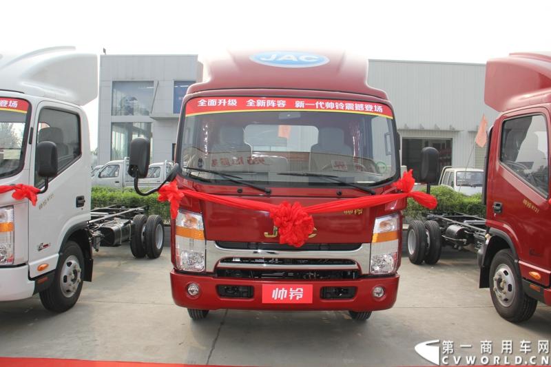 7月6日，以“江淮帅铃 超越巅峰”为主题的江淮帅铃新品系成都发布会，在蓉城成都隆重举行，此举也揭开了江淮新帅铃在西南上市的序幕。图为江淮新一代帅铃在西南上市发布会现场。