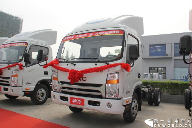 7月6日，以“江淮帅铃 超越巅峰”为主题的江淮帅铃新品系成都发布会，在蓉城成都隆重举行，此举也揭开了江淮新帅铃在西南上市的序幕。图为江淮新一代帅铃在西南上市发布会现场。