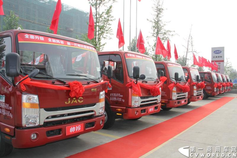 7月6日，以“江淮帅铃 超越巅峰”为主题的江淮帅铃新品系成都发布会，在蓉城成都隆重举行，此举也揭开了江淮新帅铃在西南上市的序幕。图为江淮新一代帅铃在西南上市发布会现场。