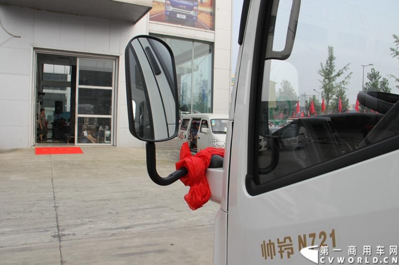 7月6日，以“江淮帅铃 超越巅峰”为主题的江淮帅铃新品系成都发布会，在蓉城成都隆重举行，此举也揭开了江淮新帅铃在西南上市的序幕。图为江淮新一代帅铃在西南上市发布会现场。