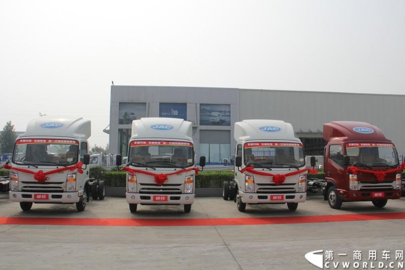 7月6日，以“江淮帅铃 超越巅峰”为主题的江淮帅铃新品系成都发布会，在蓉城成都隆重举行，此举也揭开了江淮新帅铃在西南上市的序幕。图为江淮新一代帅铃在西南上市发布会现场。