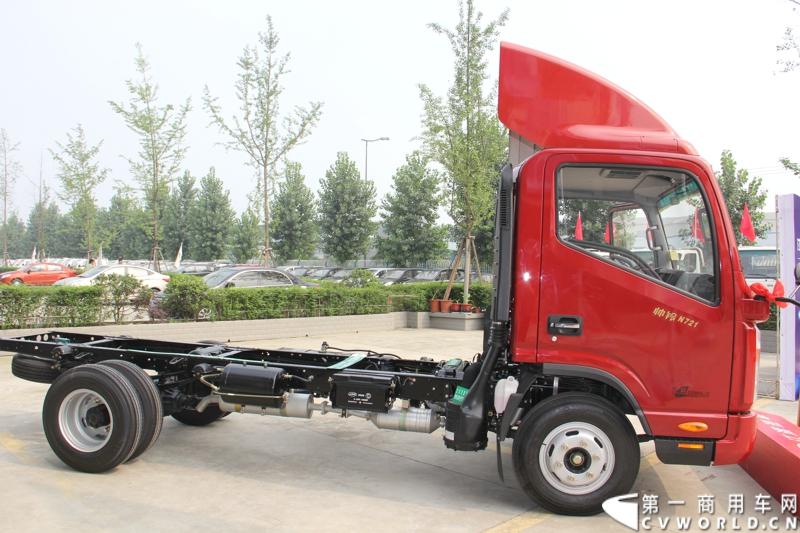 7月6日，以“江淮帅铃 超越巅峰”为主题的江淮帅铃新品系成都发布会，在蓉城成都隆重举行，此举也揭开了江淮新帅铃在西南上市的序幕。图为江淮新一代帅铃在西南上市发布会现场。