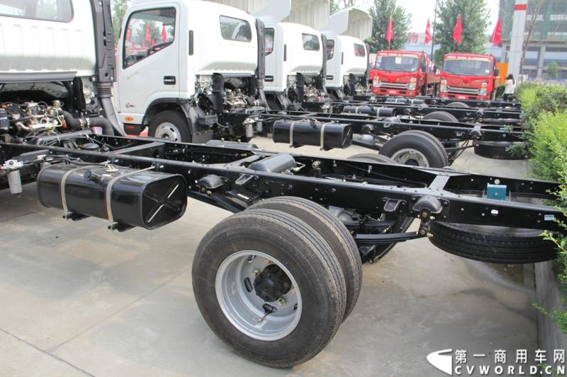 7月6日，以“江淮帅铃 超越巅峰”为主题的江淮帅铃新品系成都发布会，在蓉城成都隆重举行，此举也揭开了江淮新帅铃在西南上市的序幕。图为江淮新一代帅铃在西南上市发布会现场。