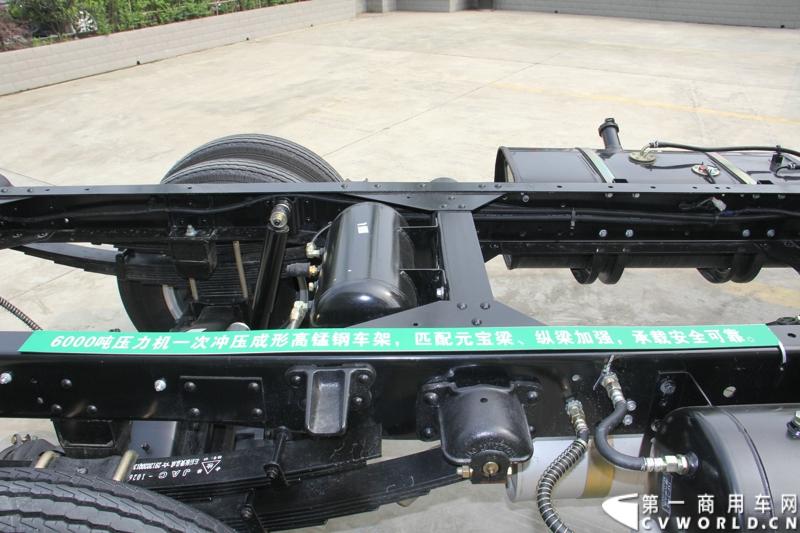 7月6日，以“江淮帅铃 超越巅峰”为主题的江淮帅铃新品系成都发布会，在蓉城成都隆重举行，此举也揭开了江淮新帅铃在西南上市的序幕。图为江淮新一代帅铃在西南上市发布会现场。