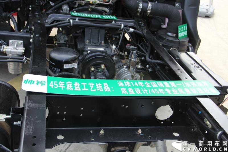 7月6日，以“江淮帅铃 超越巅峰”为主题的江淮帅铃新品系成都发布会，在蓉城成都隆重举行，此举也揭开了江淮新帅铃在西南上市的序幕。图为江淮新一代帅铃在西南上市发布会现场。