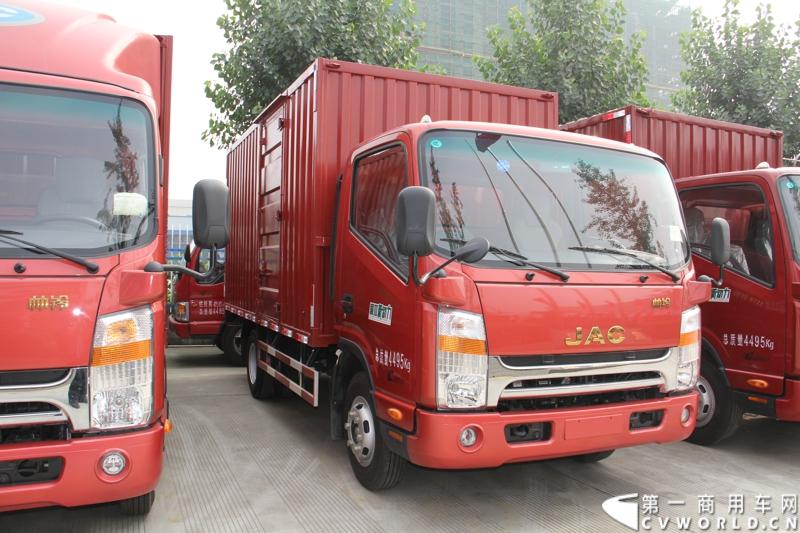 7月6日，以“江淮帅铃 超越巅峰”为主题的江淮帅铃新品系成都发布会，在蓉城成都隆重举行，此举也揭开了江淮新帅铃在西南上市的序幕。图为江淮新一代帅铃在西南上市发布会现场。