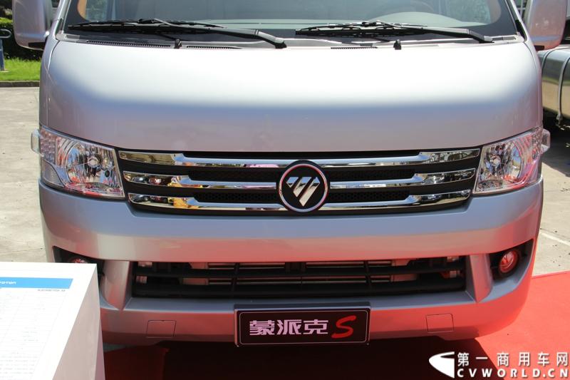 2013年7月12日，福田汽车与国家海洋局正式签署“中国南北极科考战略合作伙伴”协议。福田汽车旗下欧曼、拓陆者、福田欧辉产品成为“中国南北极科考站建设指定用车”、“中国南北极科考专用皮卡”、“中国南北极科考队员专用车辆”。图为福田蒙派克S级BJ6549B1PDA-AA 。