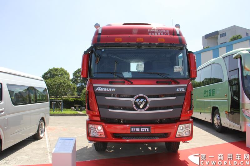 2013年7月12日，福田汽车与国家海洋局正式签署“中国南北极科考战略合作伙伴”协议。福田汽车旗下欧曼、拓陆者、福田欧辉产品成为“中国南北极科考站建设指定用车”、“中国南北极科考专用皮卡”、“中国南北极科考队员专用车辆”。图为现场展车欧曼GTL。