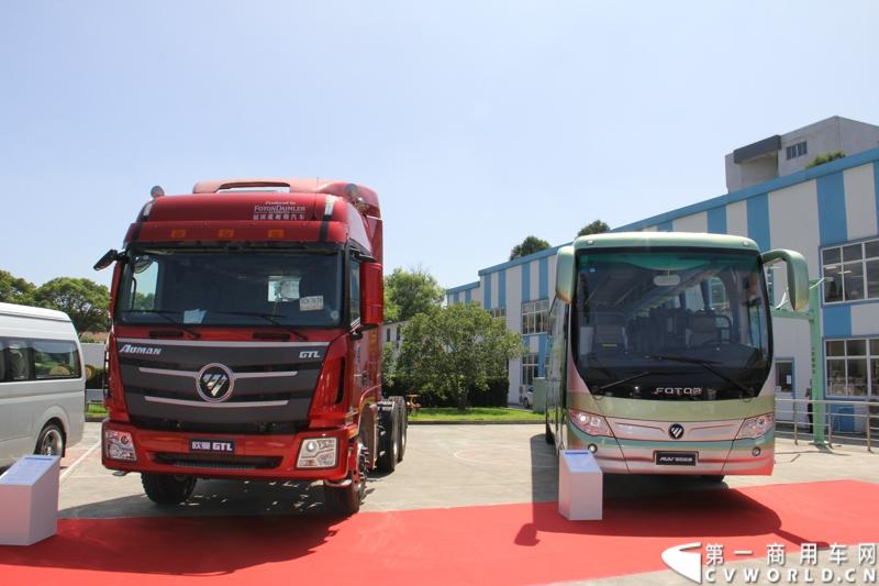 2013年7月12日，福田汽车与国家海洋局正式签署“中国南北极科考战略合作伙伴”协议。福田汽车旗下欧曼、拓陆者、福田欧辉产品成为“中国南北极科考站建设指定用车”、“中国南北极科考专用皮卡”、“中国南北极科考队员专用车辆”。图为现场展车。