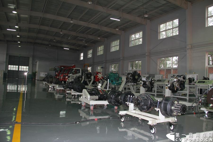 2013年8月16日，福田汽车助力南极科考“极地英雄”机械师选拔启动仪式在北京服务培训中心拉开帷幕。中央电视台科教频道主任李峰、福田汽车党委副书记赵景光等领导参加了启动仪式。图为选拔赛现场.