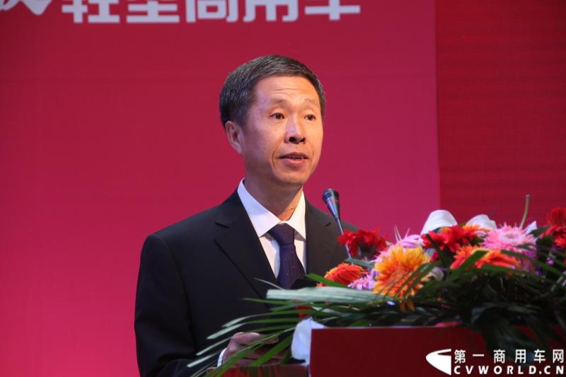 9月3日，在一汽通用汽车哈尔滨工厂，一汽通用第三代解放轻卡高端产品F330迎来了上市前的量产下线。一汽通用执行总裁孟蓝山，执行副总裁姜君以及解放F330的研发者、制造者们一起见证了其量产下线过程。 