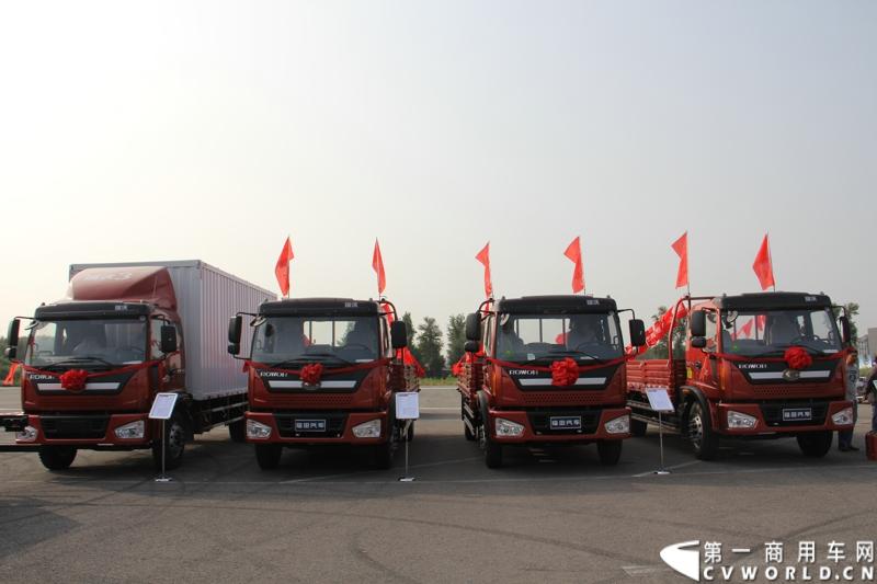 9月11日，福田瑞沃中卡康明斯动力新品上市发布会在北京顺利落幕，福田高层、供应商代表、经销商代表、用户代表共同见证了福田瑞沃康明斯动力新品的首次登场。图为福田瑞沃中卡康明斯动力新品。