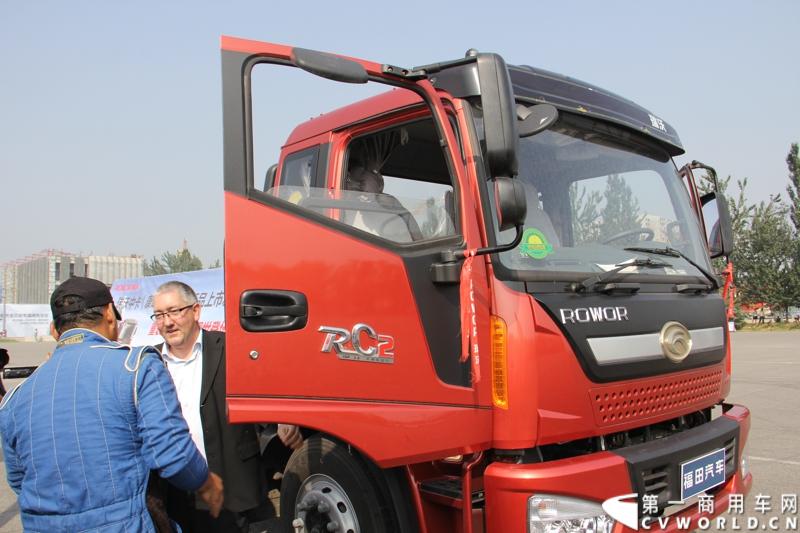 9月11日，福田瑞沃中卡康明斯动力新品上市发布会在北京顺利落幕，福田高层、供应商代表、经销商代表、用户代表共同见证了福田瑞沃康明斯动力新品的首次登场。图为福田瑞沃中卡康明斯动力新品。