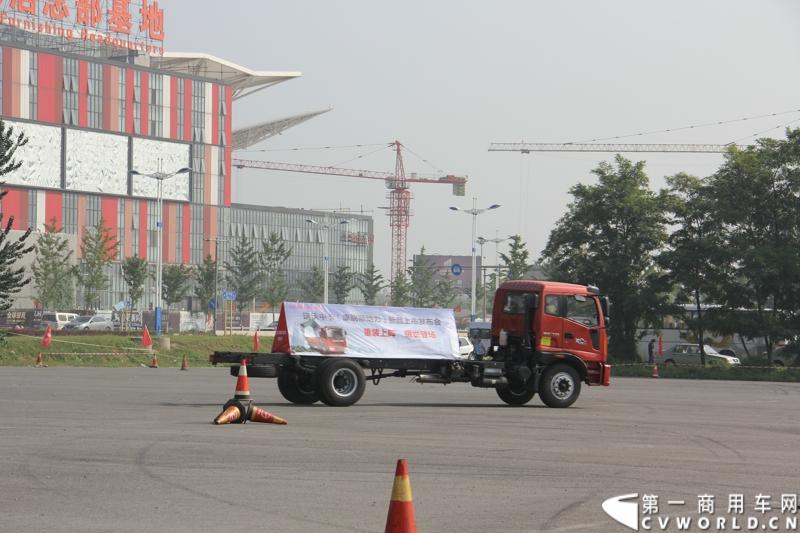 9月11日，福田瑞沃中卡康明斯动力新品上市发布会在北京顺利落幕，福田高层、供应商代表、经销商代表、用户代表共同见证了福田瑞沃康明斯动力新品的首次登场。图为福田瑞沃中卡康明斯动力新品。