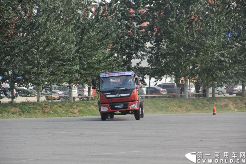 9月11日，福田瑞沃中卡康明斯动力新品上市发布会在北京顺利落幕，福田高层、供应商代表、经销商代表、用户代表共同见证了福田瑞沃康明斯动力新品的首次登场。图为福田瑞沃中卡康明斯动力新品做特技表演。