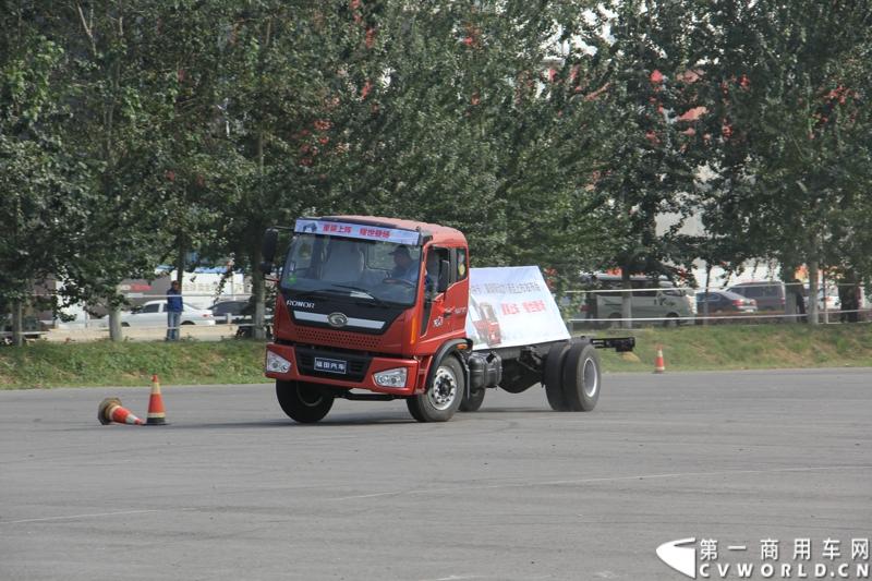 9月11日，福田瑞沃中卡康明斯动力新品上市发布会在北京顺利落幕，福田高层、供应商代表、经销商代表、用户代表共同见证了福田瑞沃康明斯动力新品的首次登场。图为福田瑞沃中卡康明斯动力新品做特技表演。