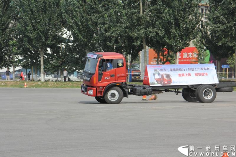 9月11日，福田瑞沃中卡康明斯动力新品上市发布会在北京顺利落幕，福田高层、供应商代表、经销商代表、用户代表共同见证了福田瑞沃康明斯动力新品的首次登场。图为福田瑞沃中卡康明斯动力新品特技表演。