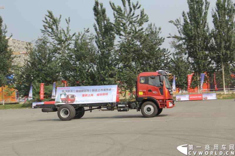 9月11日，福田瑞沃中卡康明斯动力新品上市发布会在北京顺利落幕，福田高层、供应商代表、经销商代表、用户代表共同见证了福田瑞沃康明斯动力新品的首次登场。图为福田瑞沃中卡康明斯动力新品特技表演。